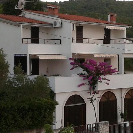 Apartments Villa Zvonimir Slatine Habitación foto